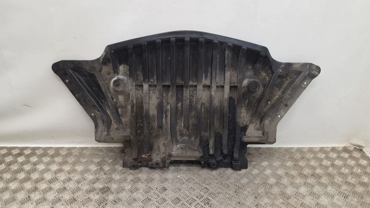 Cache sous pare-chocs avant Mercedes R W251