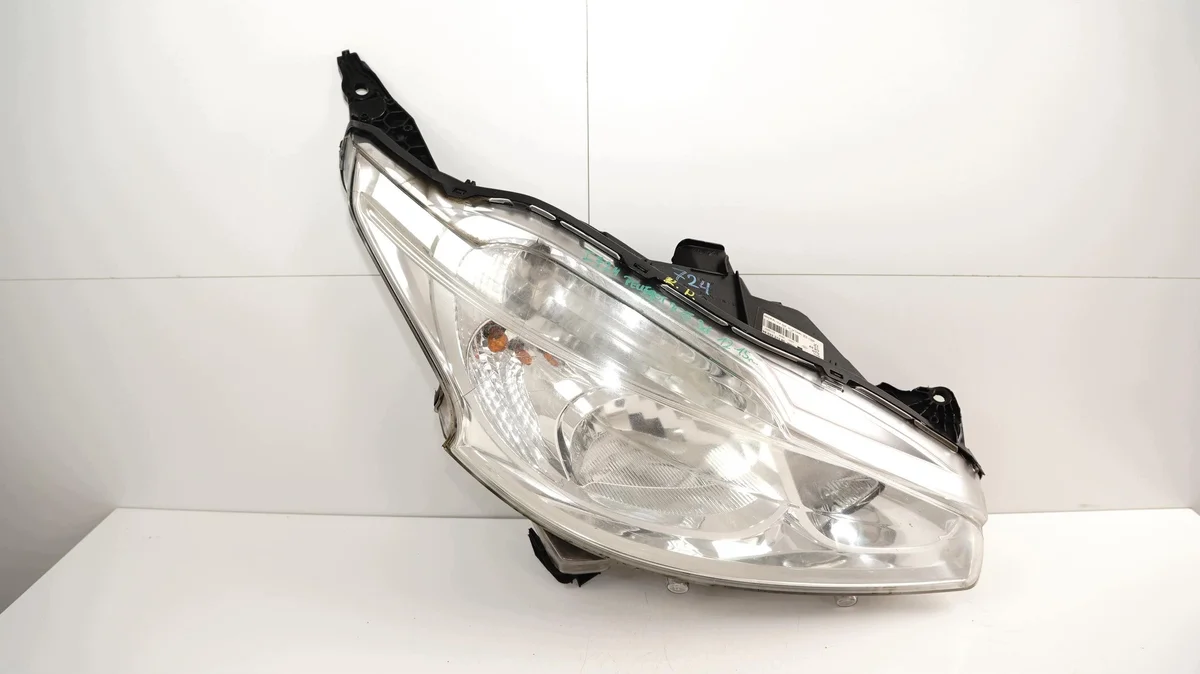 Phare avant droit Peugeot 208 12-15