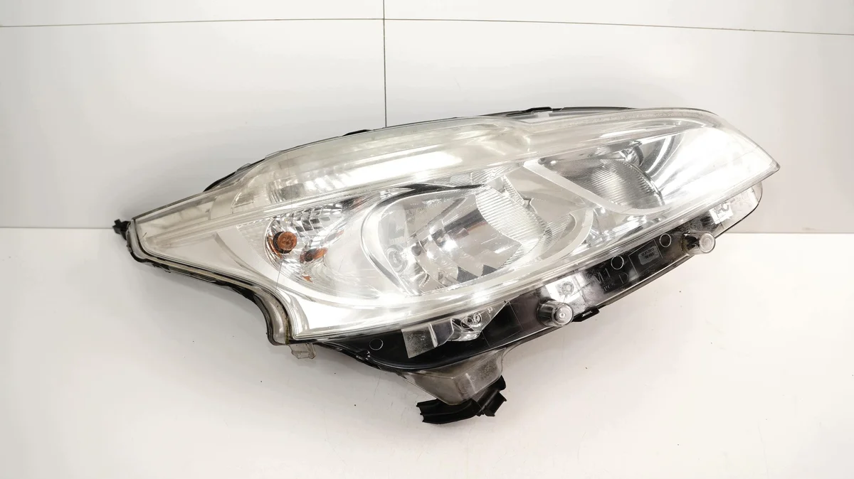 Peugeot 208 Scheinwerfer Rechts 2012-2015 image 3