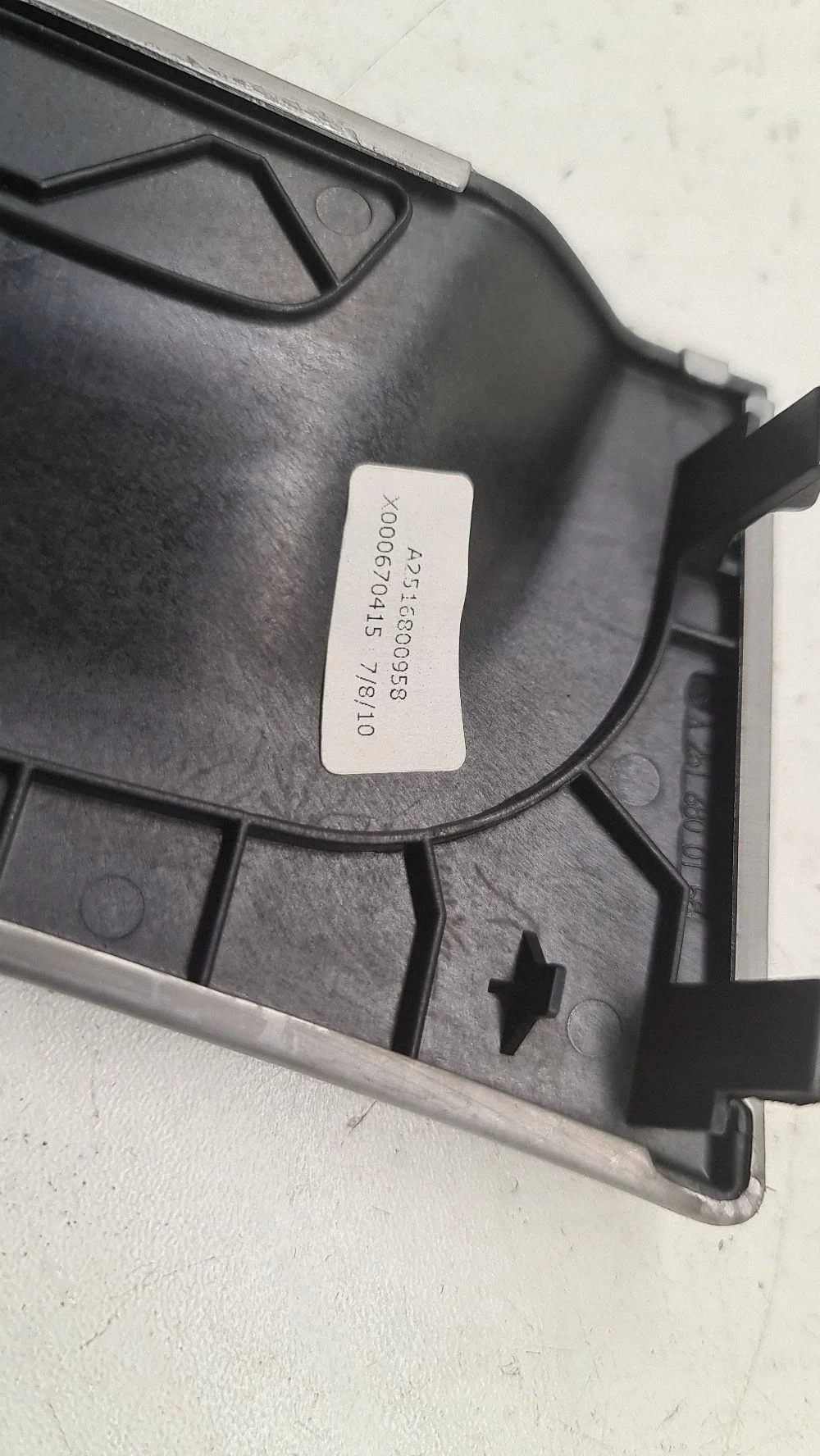 Mercedes W251 Interieur Deel A2516800958 image 9