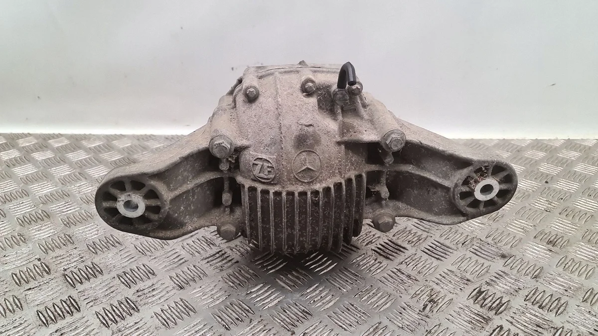 Differential hinten Mercedes R W251 A1643501614 image 8