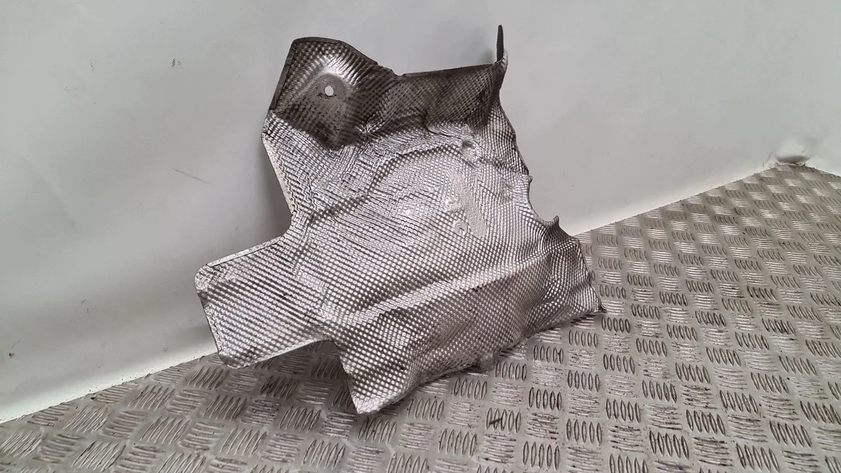 Motorruimte deel Mercedes C W204 A2046821671 image 3