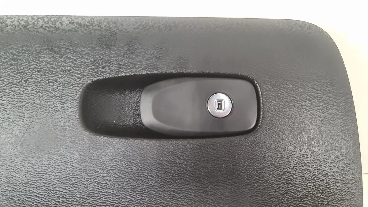 Volvo V60 Schowek 31467498 Gebraucht image 7