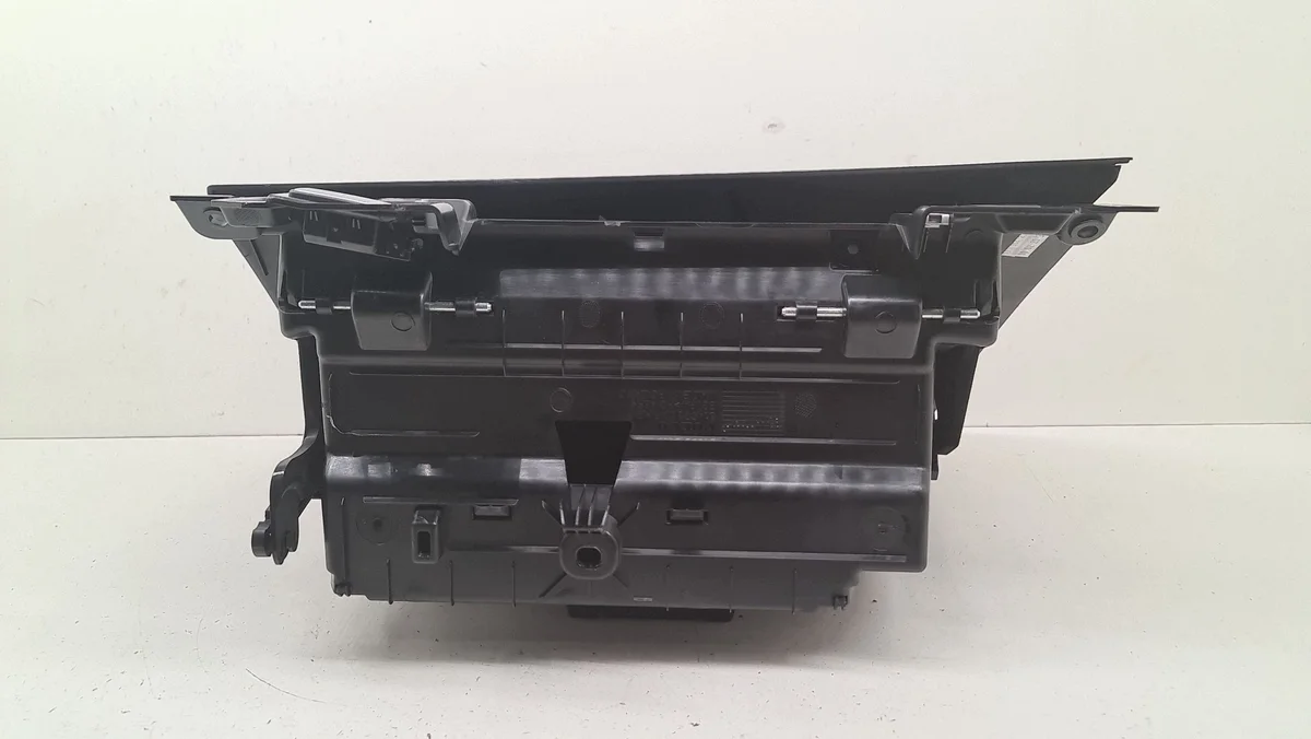 Volvo V60 Schowek 31467498 Gebraucht image 9