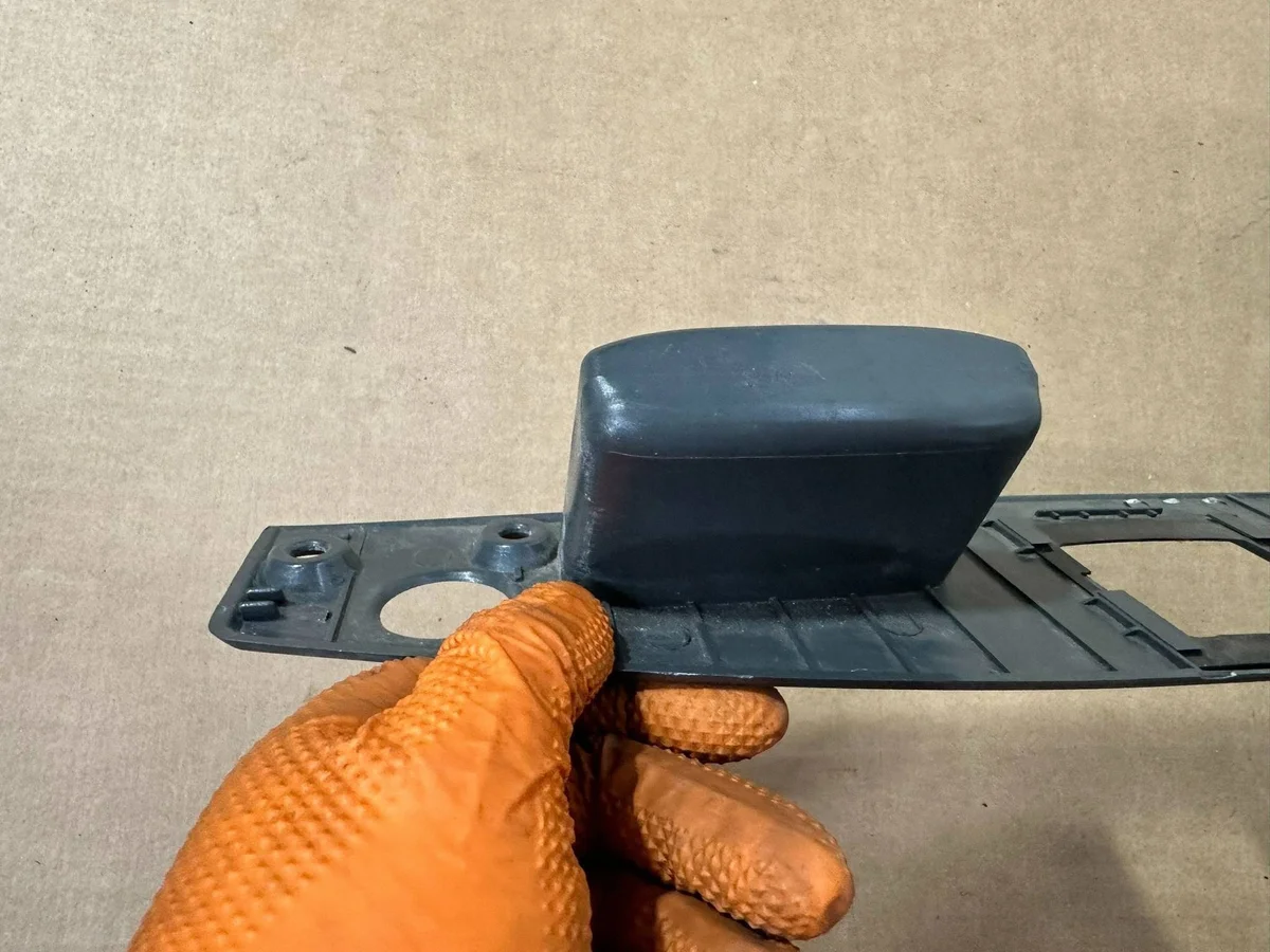Cache serrure coffre Mercedes SL R230 image 7