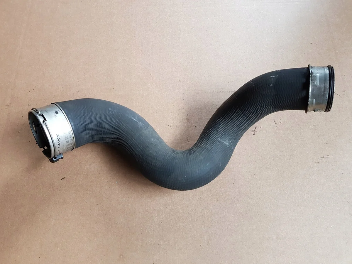 BMW 316d-320d Intercooler Hose 11618513289