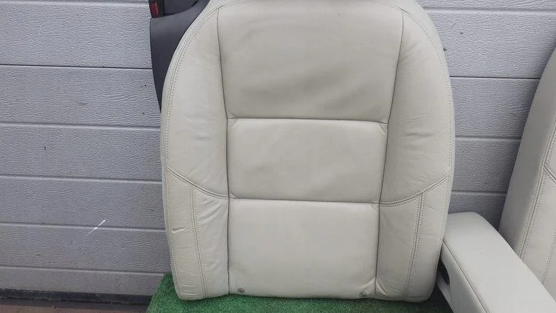 Volvo C30 Baksida Sätesklädsel Beige 39868906 image 7
