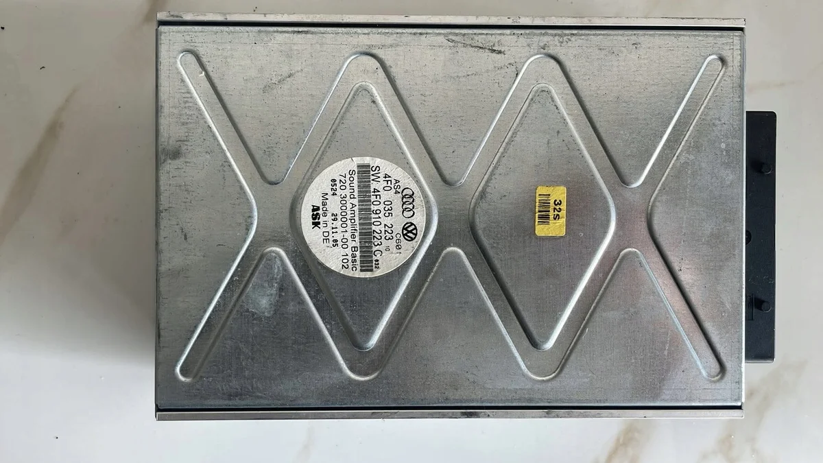 Audi A6 C6 Audio Versterker 4F0910223C
