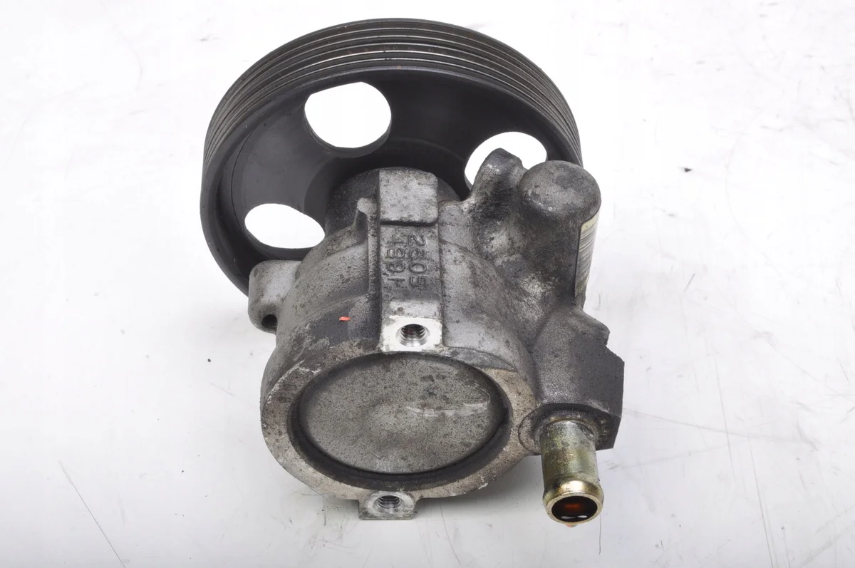 Volvo S40 I 1.9 DI Pompe Direction Assistée image 3