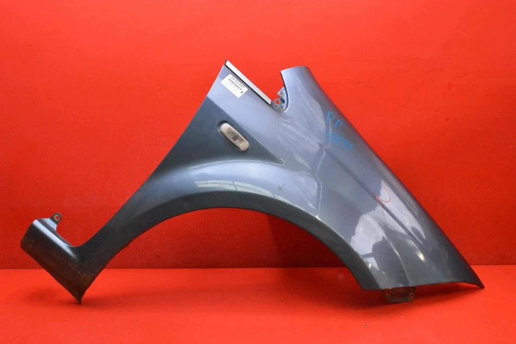 Bumper Avant Droit Fiat Linea 2006-2012 Gris