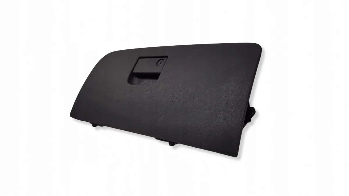 Fiat Freemont Storage Compartment 1RQ77TRM image 3
