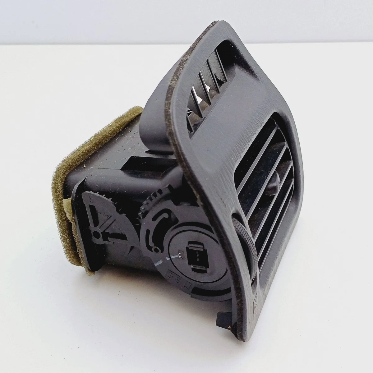 Mazda 626 Lüftungsgitter Links Vorne image 3