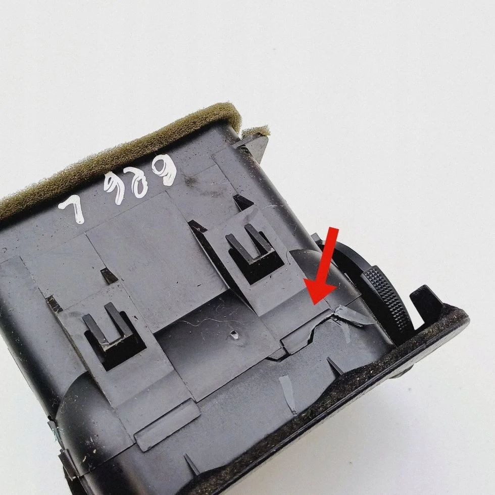 Mazda 626 Lüftungsgitter Links Vorne image 7