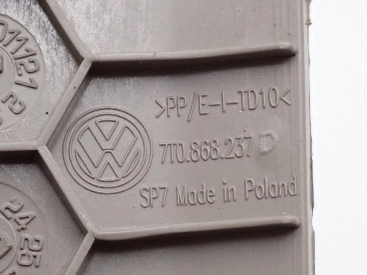 Skydd för stolpe vänster fram VW Multivan T7 7T0868237 image 3