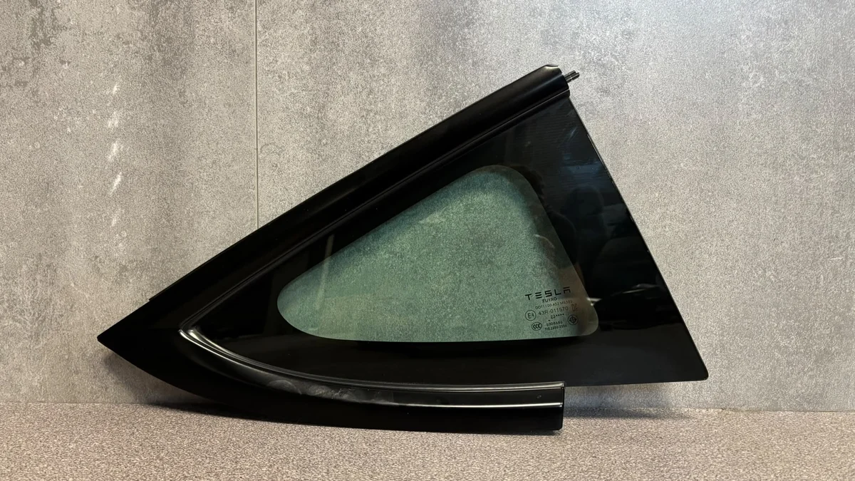 Vidro Triângulo Traseiro Direito Tesla Model 3