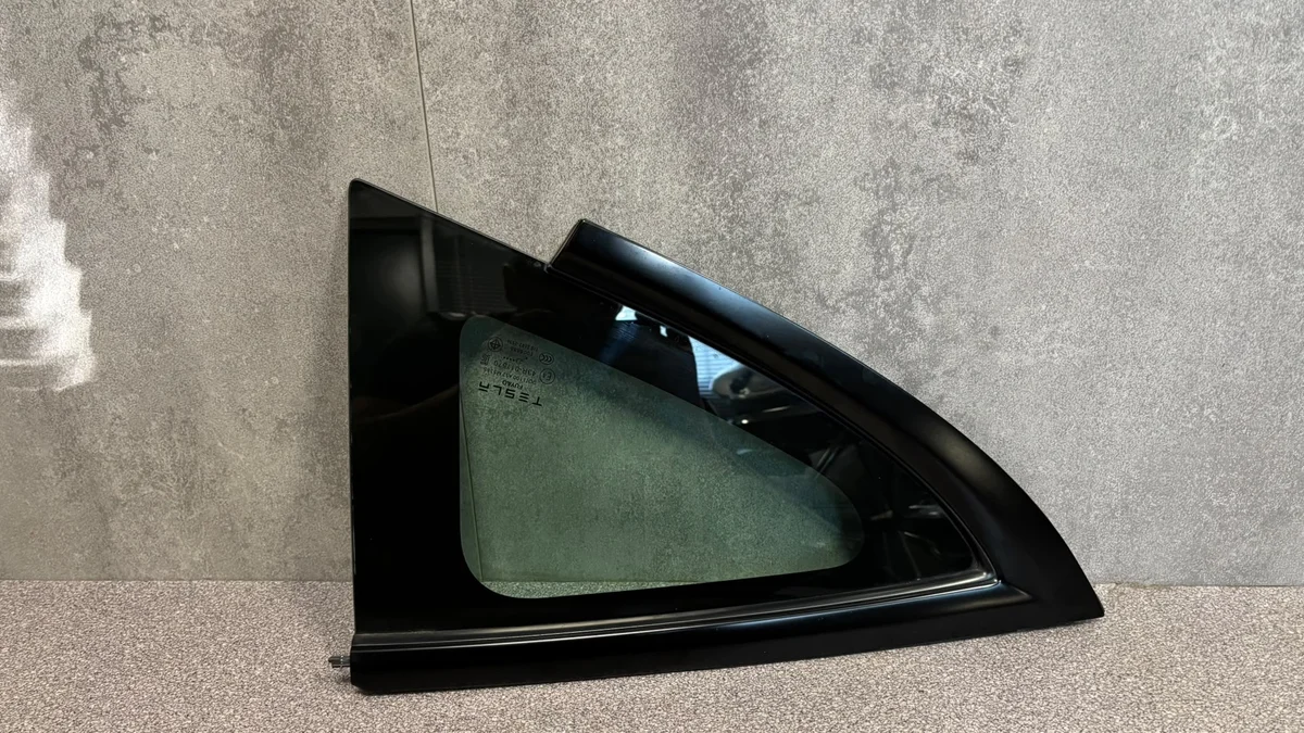 Tesla Model 3 Dreieckfenster rechts hinten thumbnail 4