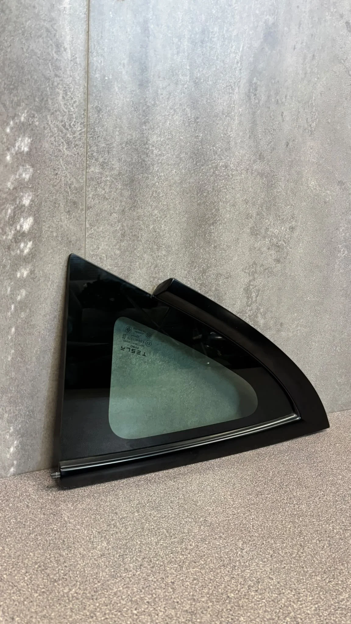Tesla Model 3 Dreieckfenster rechts hinten thumbnail 5