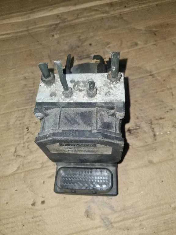 ABS pomp Toyota Avensis 2.0D 4454005040 image 3