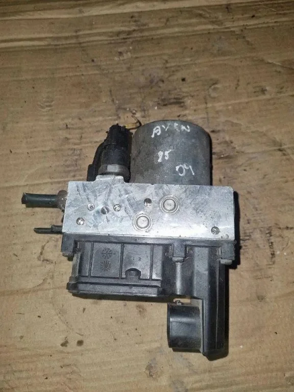 ABS pomp Toyota Avensis 2.0D 4454005040 image 4