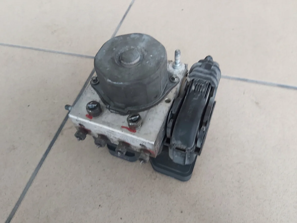 Suzuki Swift V MK7 ABS pomp 56110-68LA0