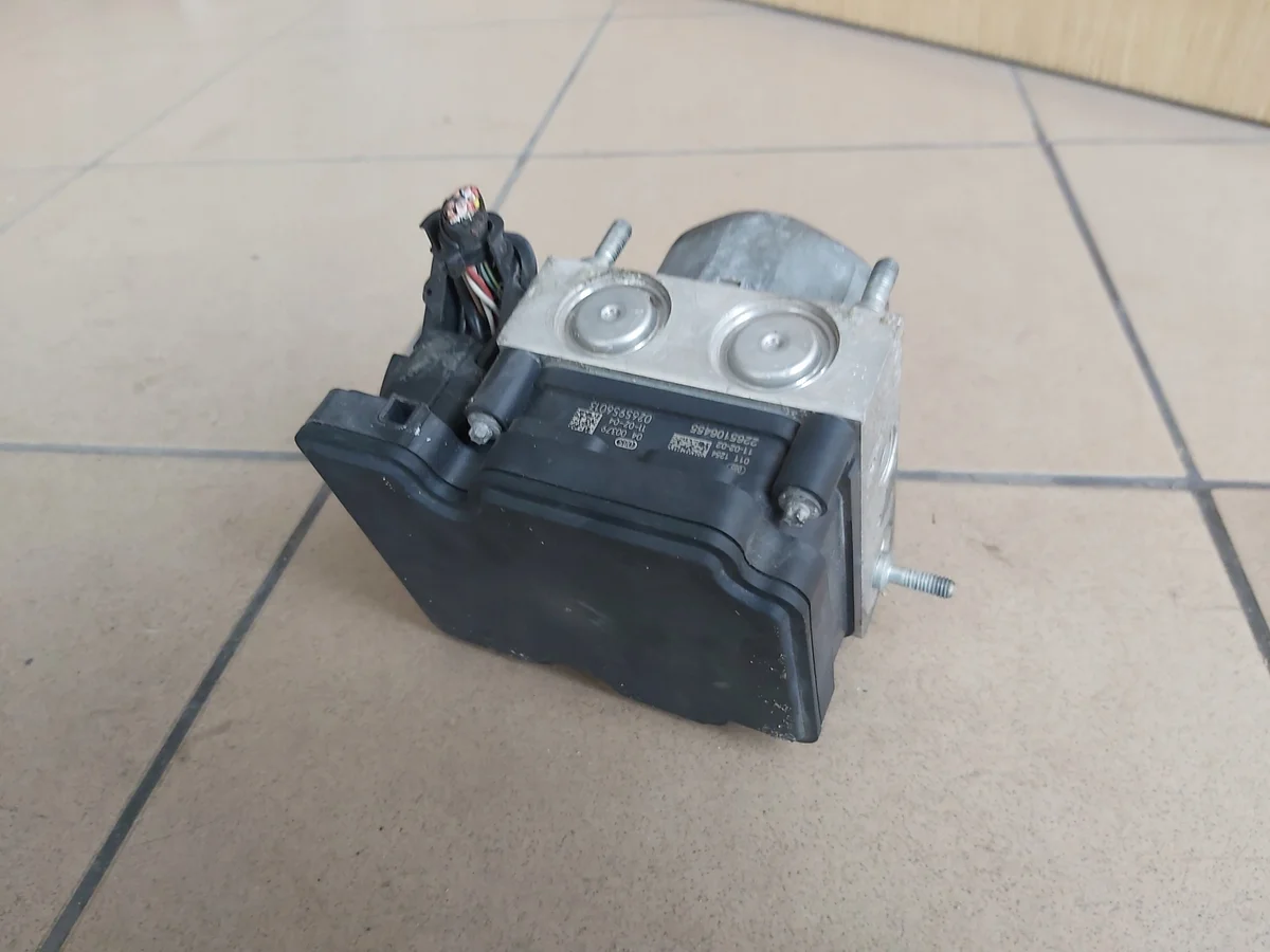 ABS-Pumpe Suzuki Swift V MK7 56110-68LA0 image 5