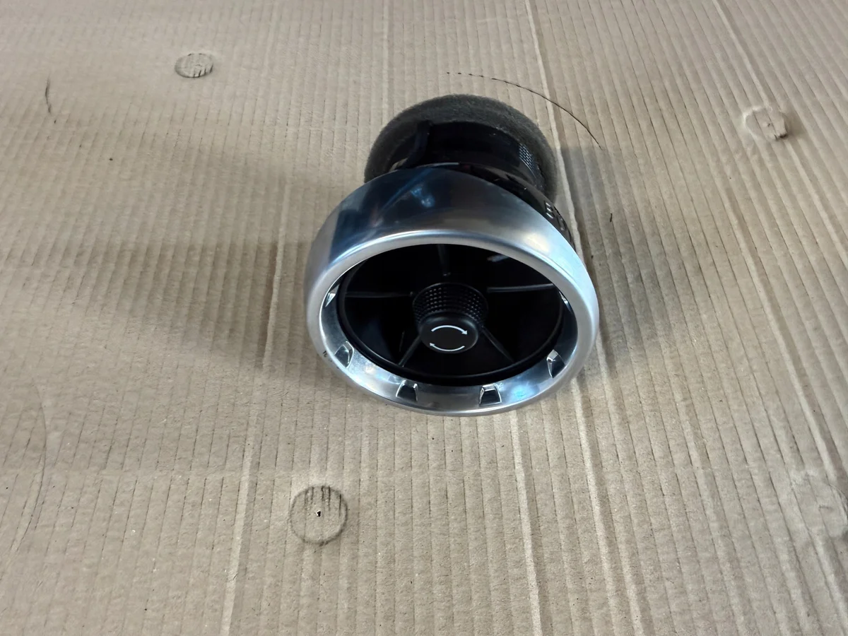 Rejilla ventilación Chevrolet Camaro 84091802 thumbnail 1