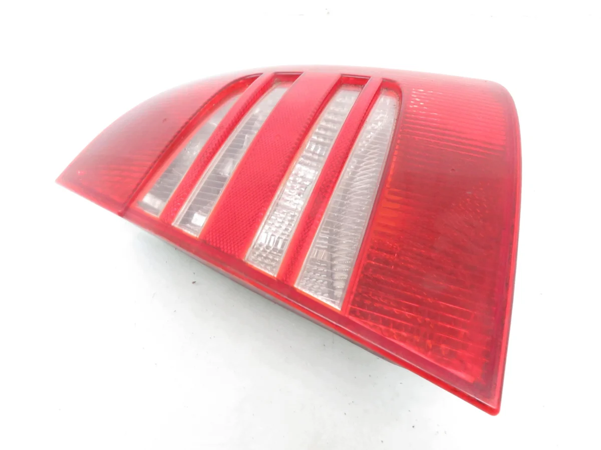 Luz trasera Skoda Superb I derecha OEM image 5