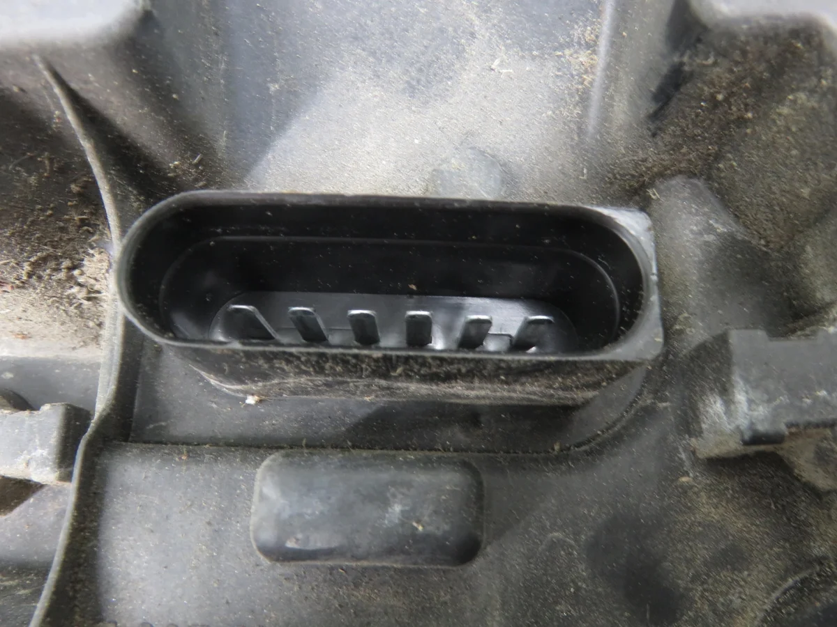 Baklykta Höger VW Touran I - A1135108-LAMPA image 4