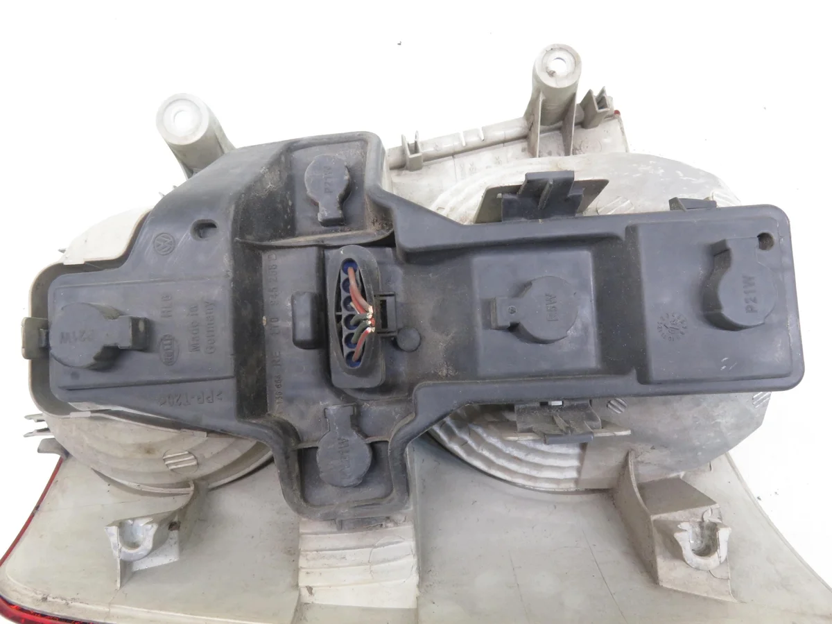 Baklykta Höger VW Touran I - A1135108-LAMPA image 5