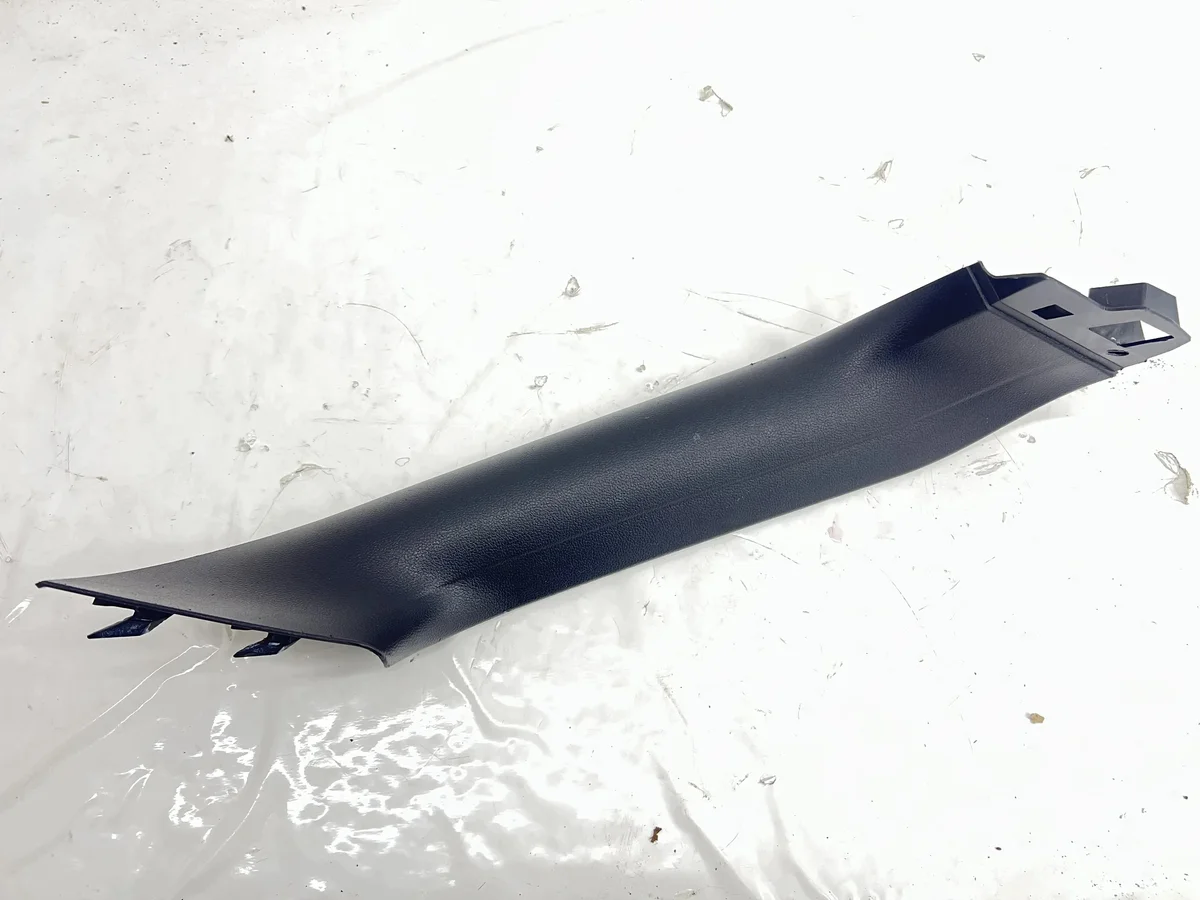 Tappning för baklucka vänster bak VW Golf 8 5H9867703
