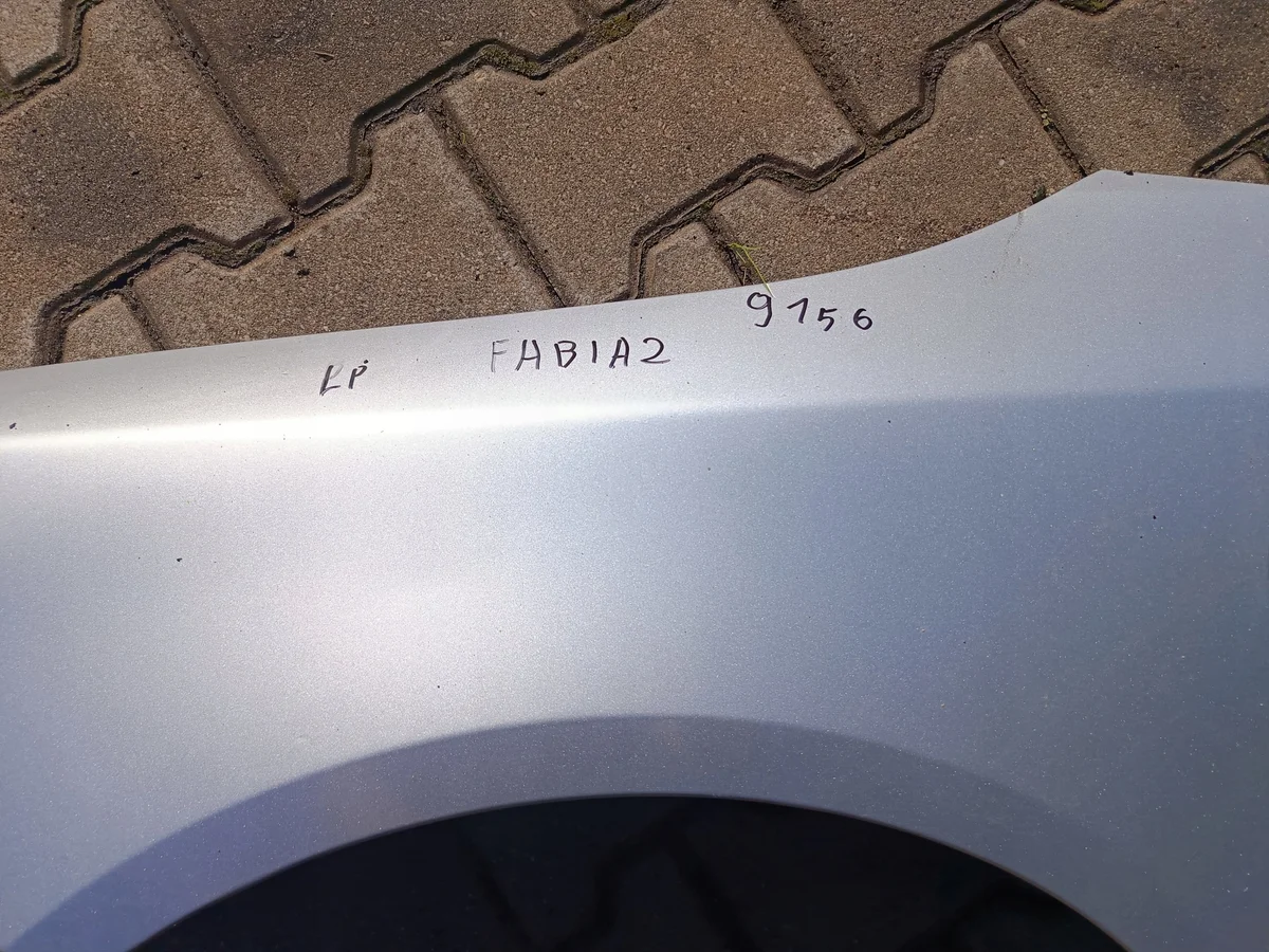 Skoda Fabia II Kotflügel Vorne Links image 3