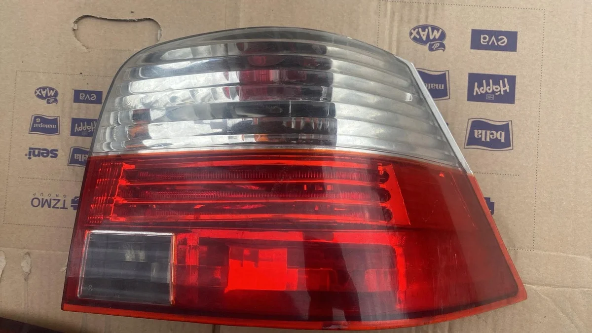 Golf IV Rückleuchte Rechts OEM 08-441-1935R-B