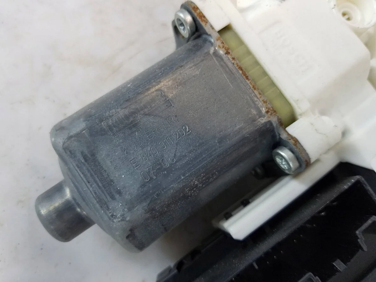 Fensterheber Motor Links Vorne Audi A3 8P image 4