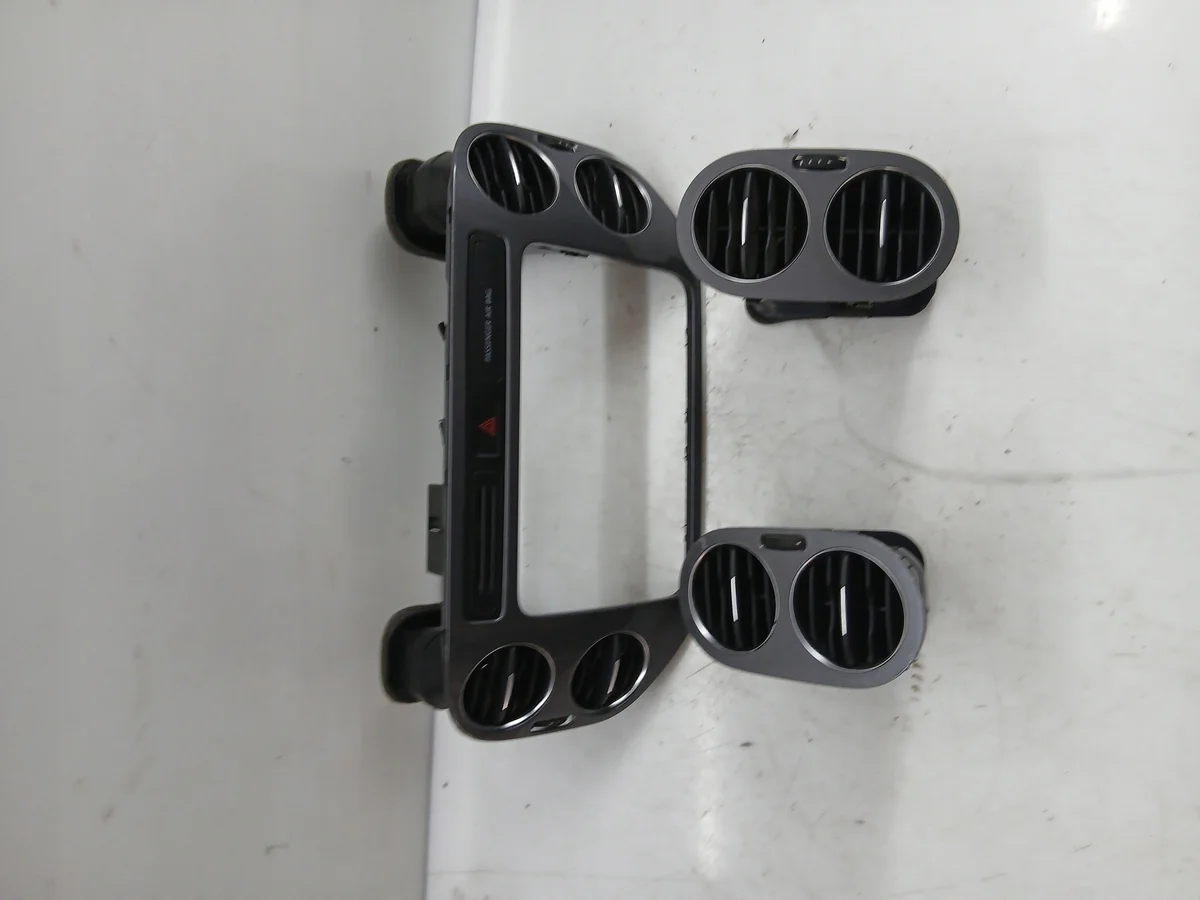 Rejilla ventilación VW Tiguan I 5N0858071E