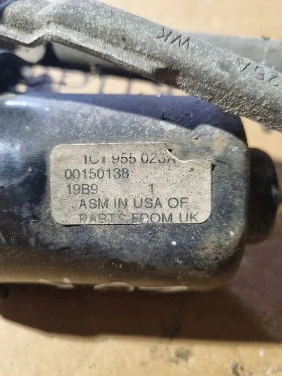 VW Beetle Wiper Motor 1C1955023A Used image 4