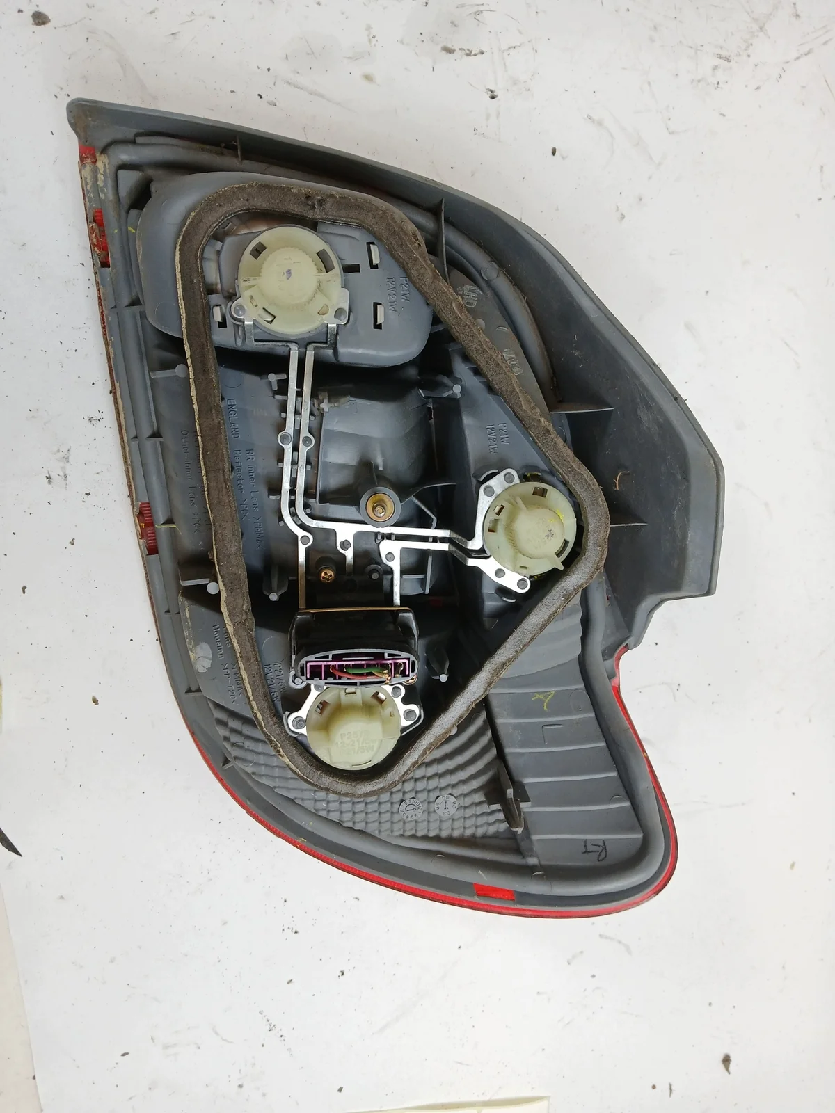 Toyota Yaris Rückleuchte Links gebraucht thumbnail 4