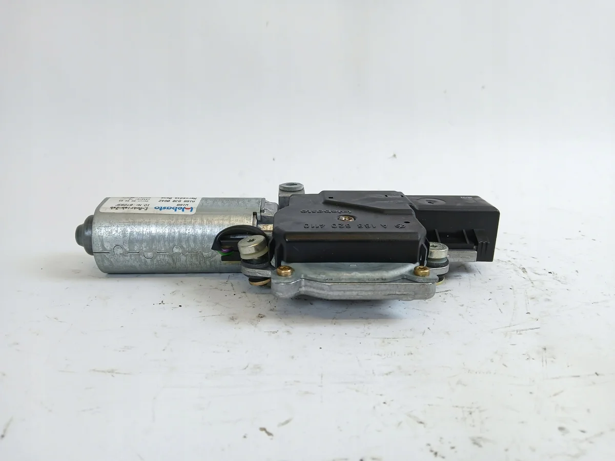Mercedes W168 kattoluukun moottori image 4