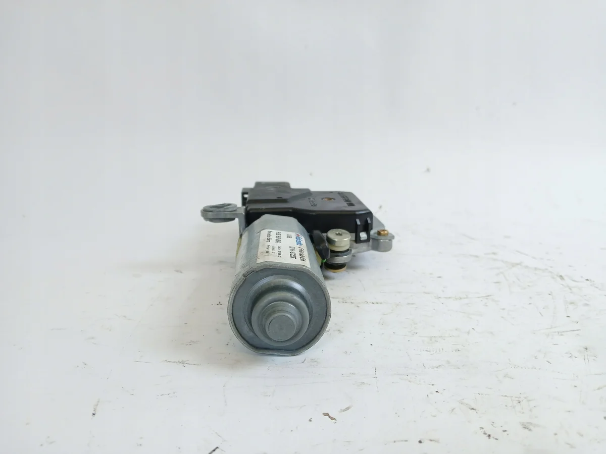 Mercedes W168 kattoluukun moottori image 5