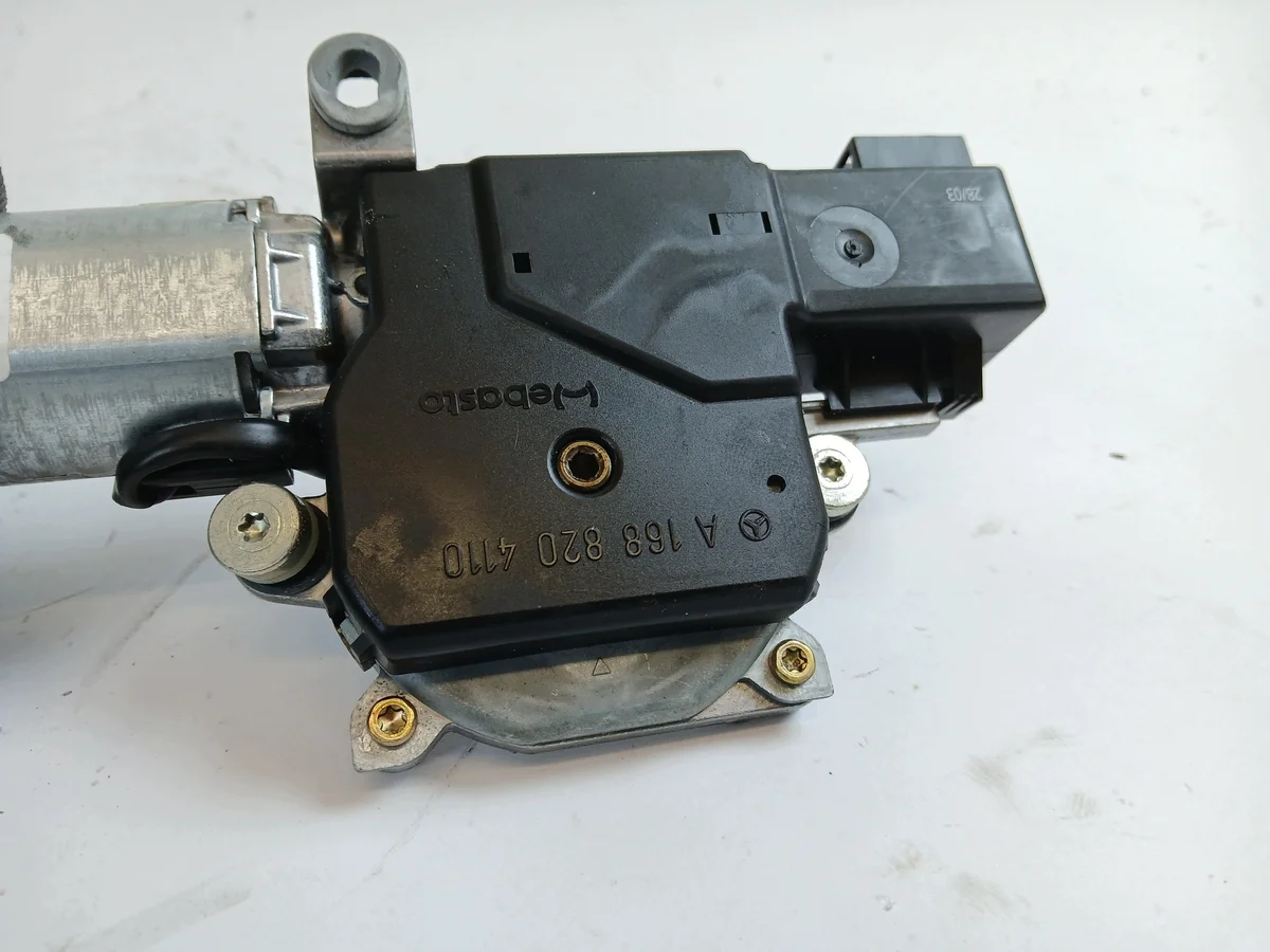 Mercedes W168 kattoluukun moottori image 6