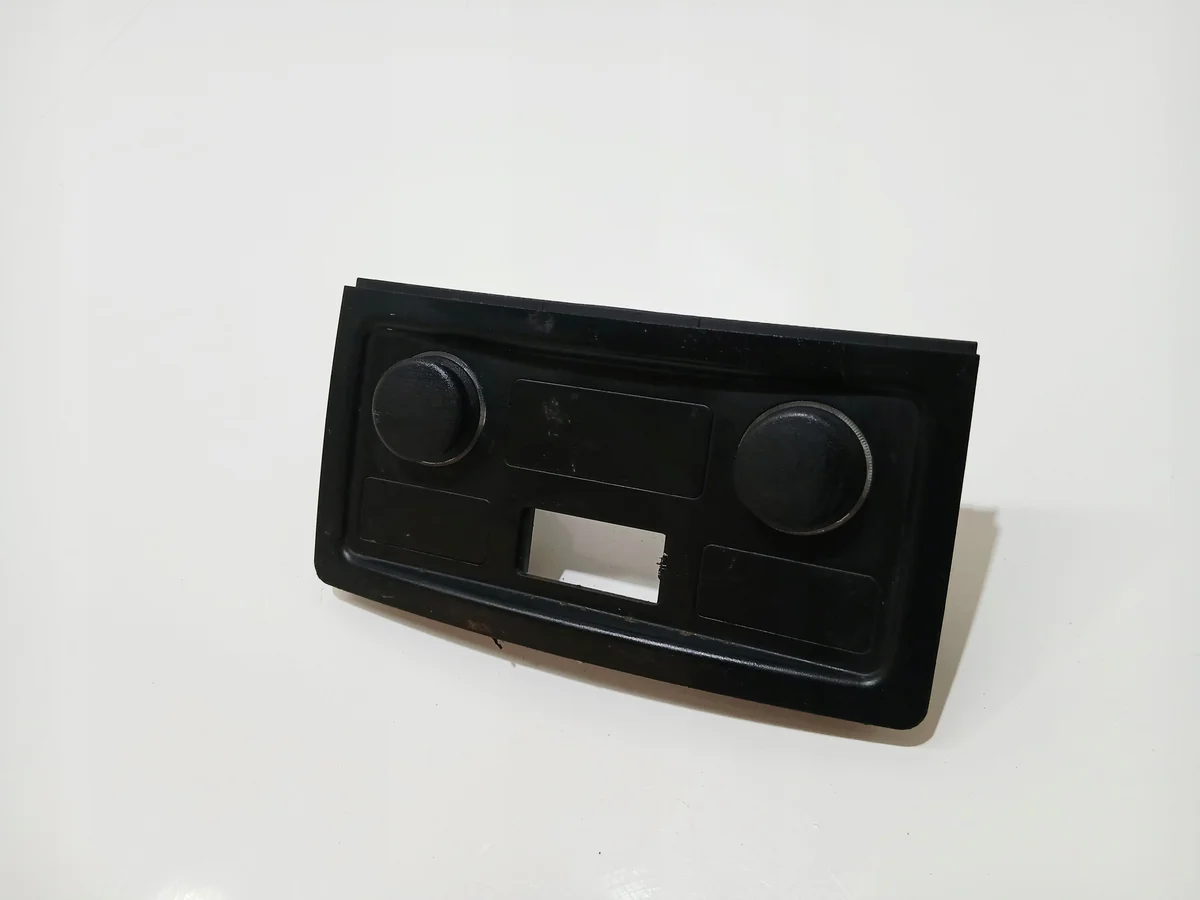 Panel conector mechero BMW Serie 5 E60 E61 image 2