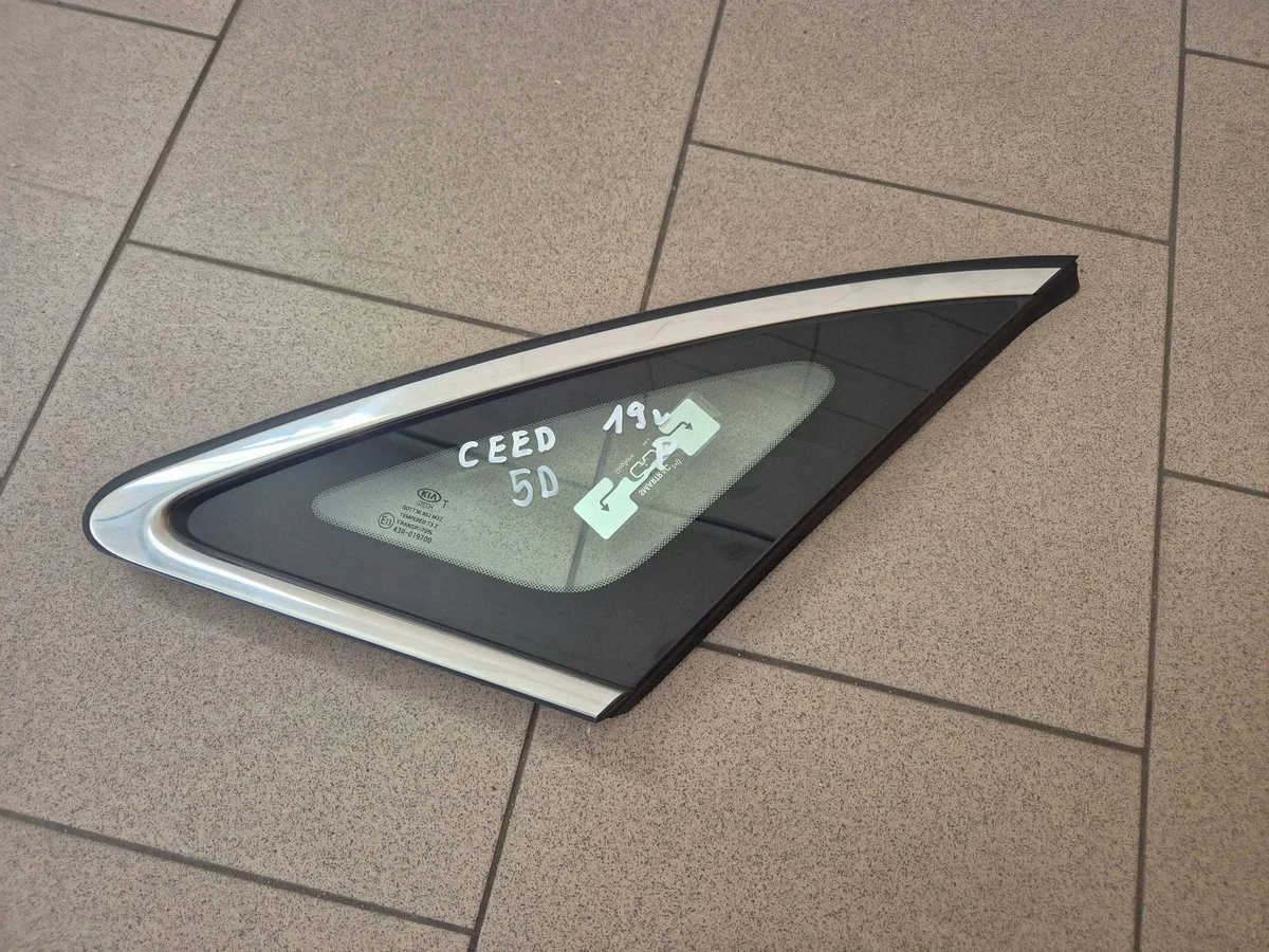 KIA Ceed III takalasi oikea 87820J7100