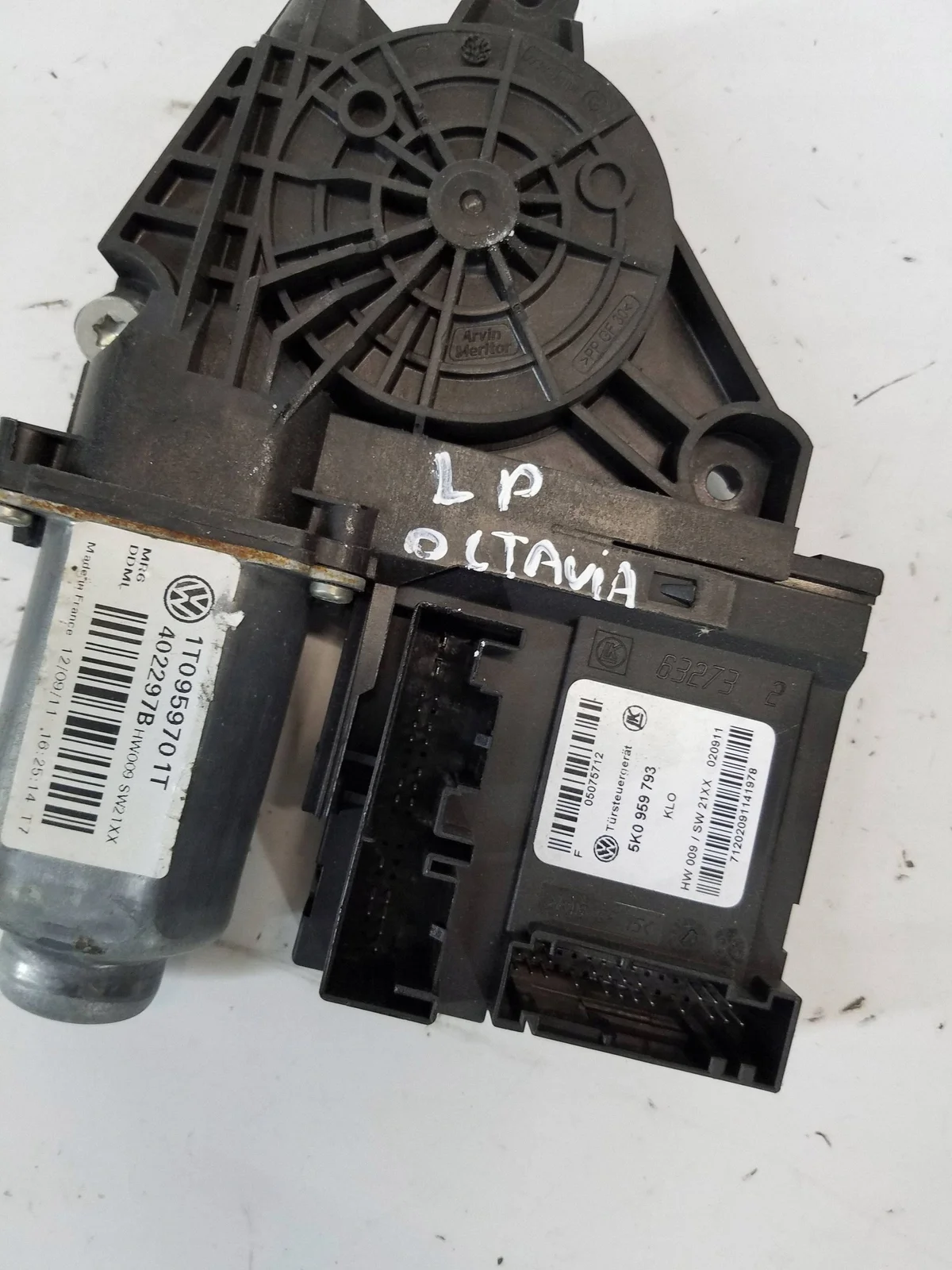 Skoda Octavia II Fensterheber Motor Links Vorne image 3
