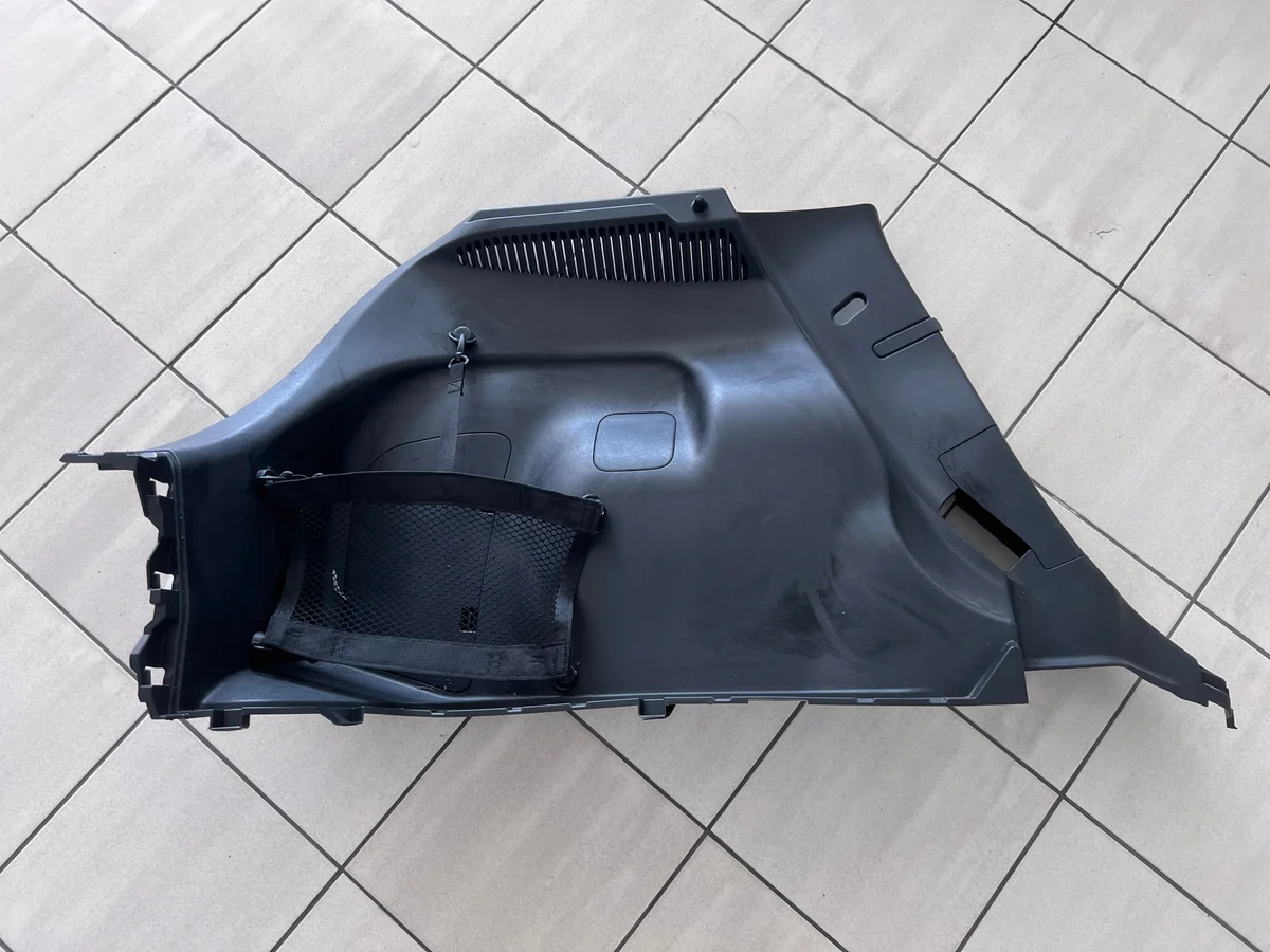 Tavaratilan verhoilu vasen Nissan Leaf II ZE1 84951-5SH0B