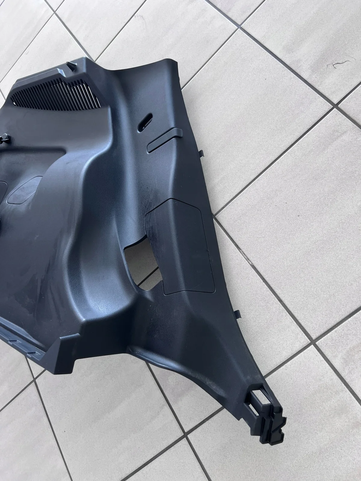 Seitenverkleidung Kofferraum links Nissan Leaf II ZE1 84951-5SH0B thumbnail 1
