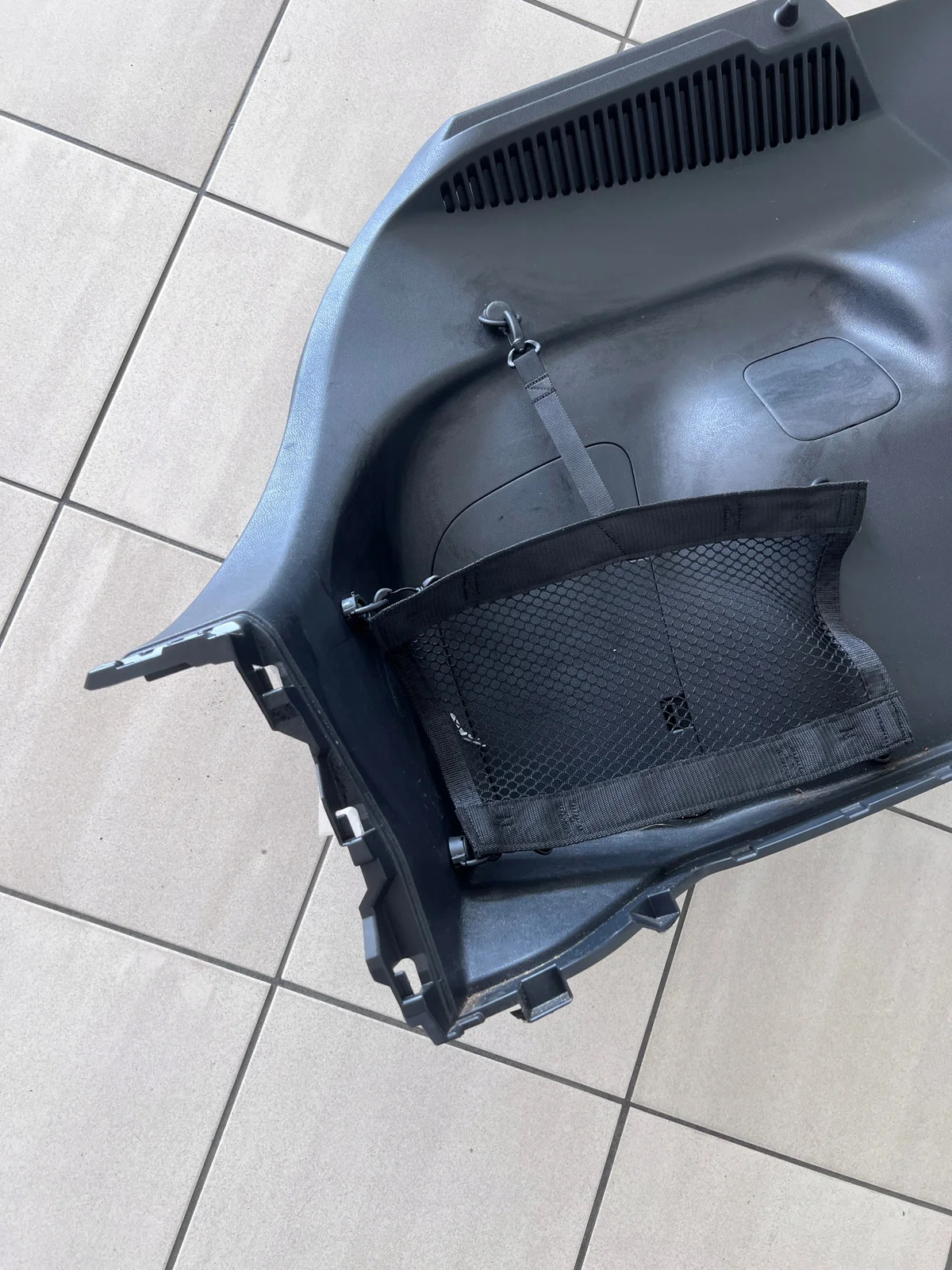 Seitenverkleidung Kofferraum links Nissan Leaf II ZE1 84951-5SH0B thumbnail 4