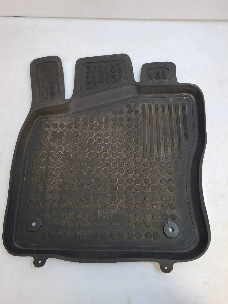VW Tiguan II Gummimatten Satz 5NA image 8