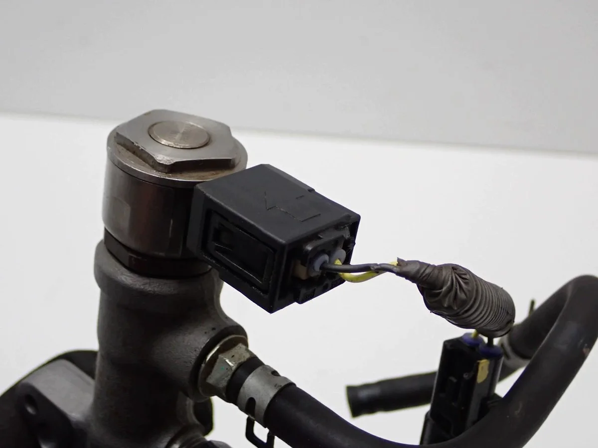 89458-20051 Kraftstoffleiste Sensor Toyota Hilux thumbnail 5