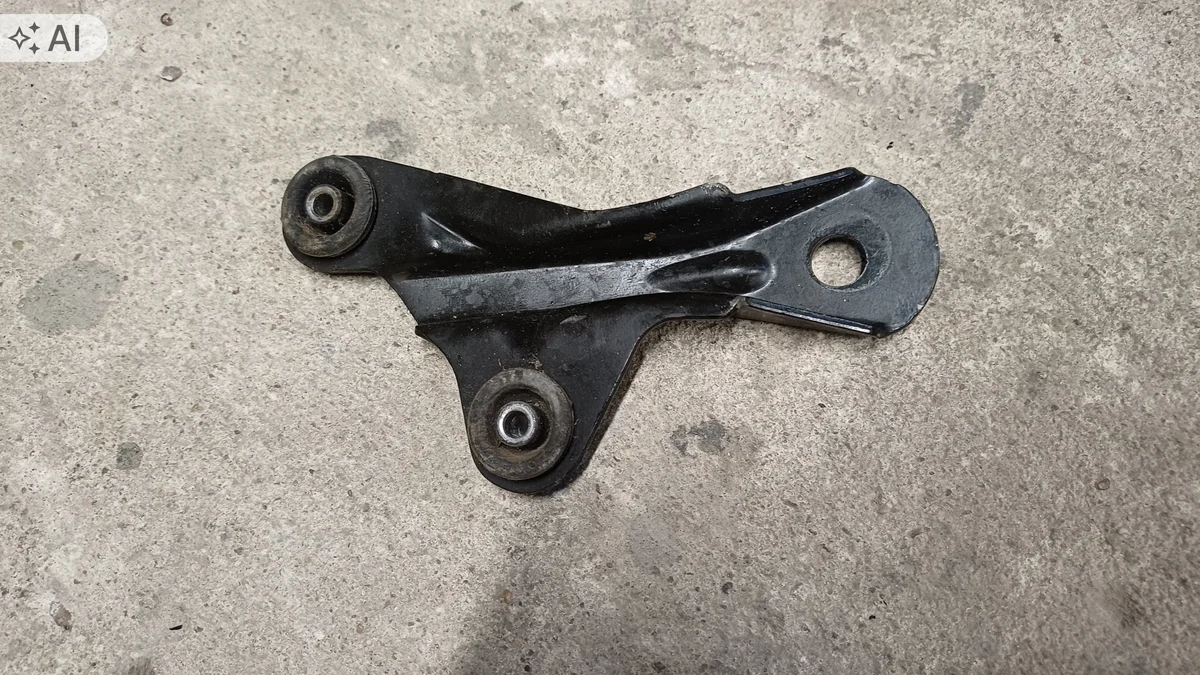 Supporto Pompa Servosterzo Renault Trafic III