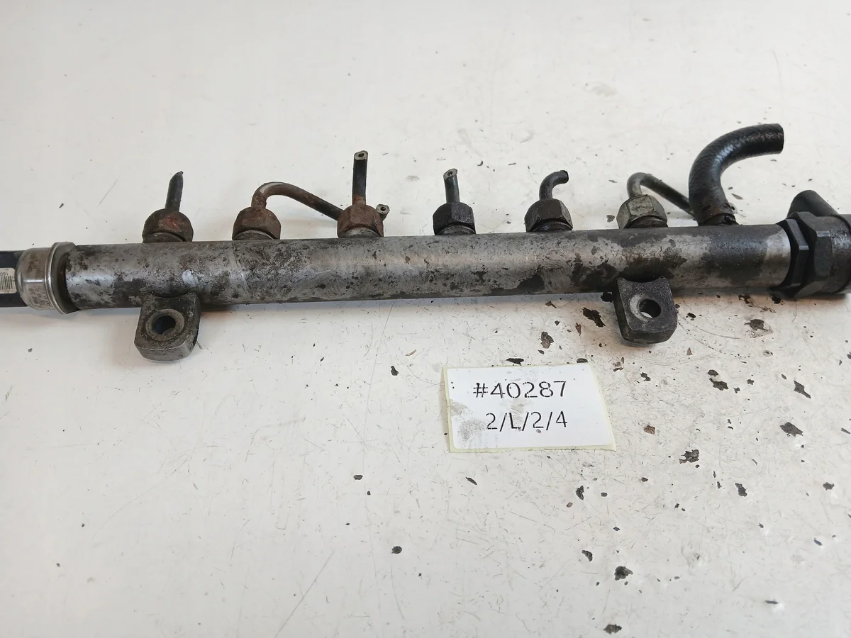 VW Crafter 2.5 TDI Leiste Einspritzung 057130764E image 8