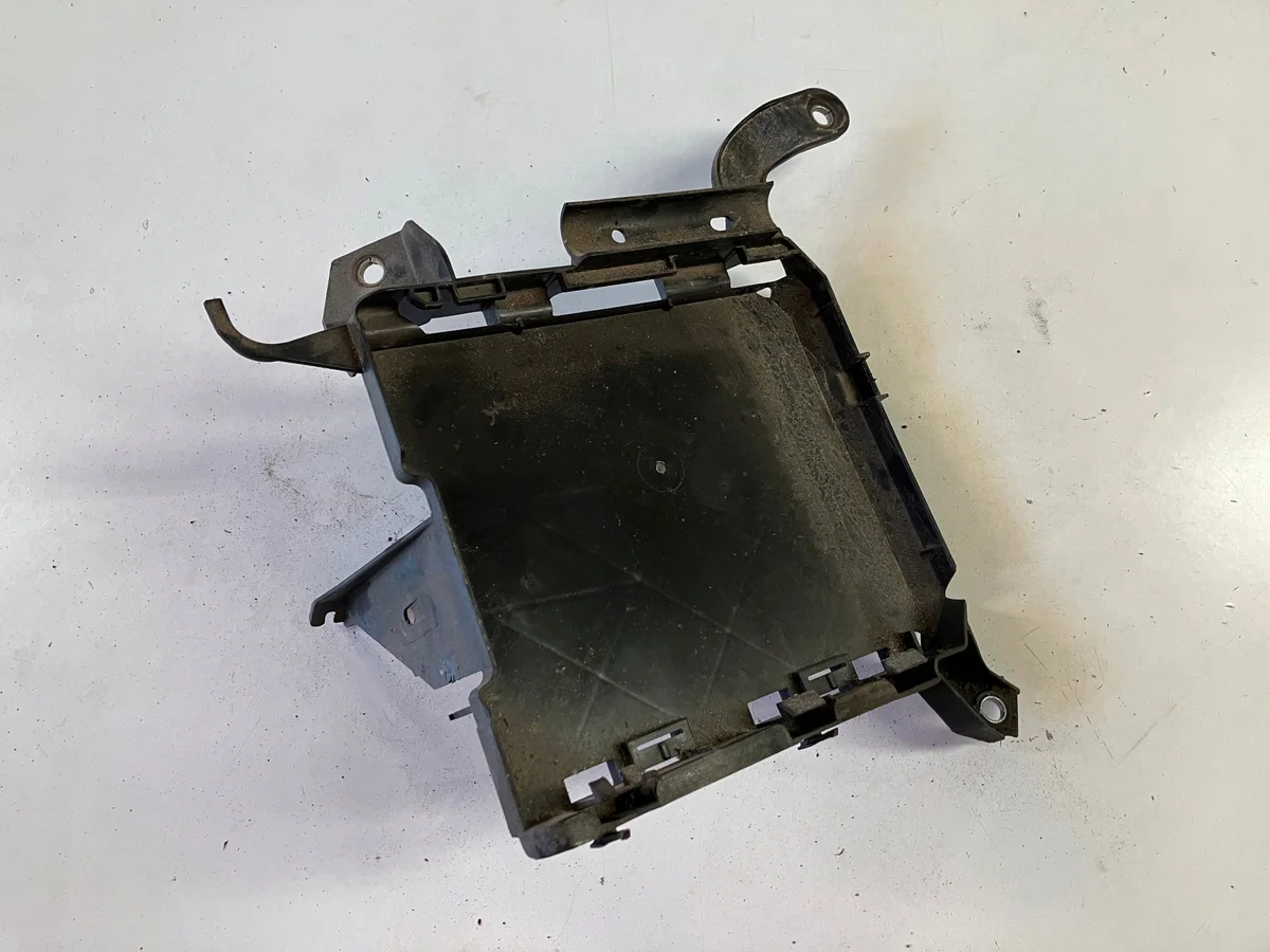Supporto centralina motore Audi A4 B9 8W0907647A